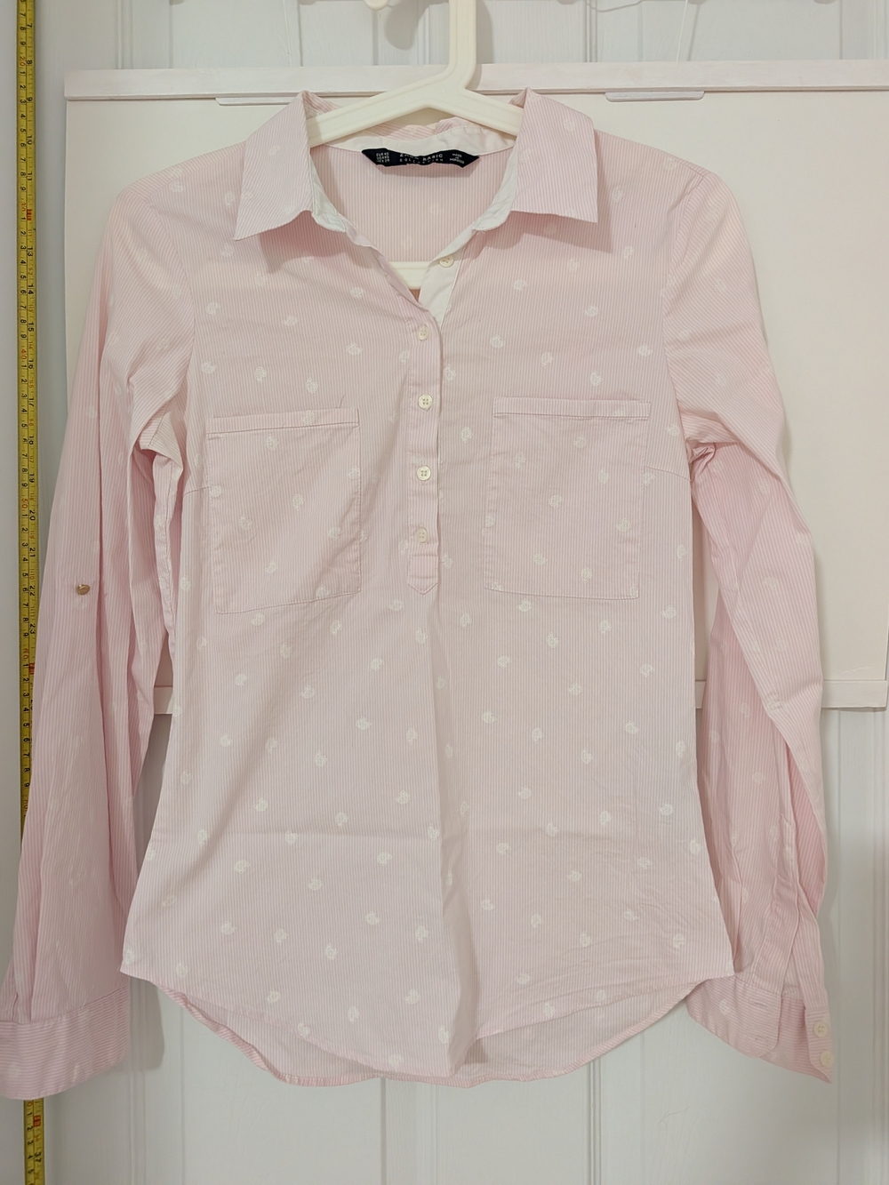 Zara Light Pink Long-Sleeve Button-Front Shirt with Subtle Paisley Pattern